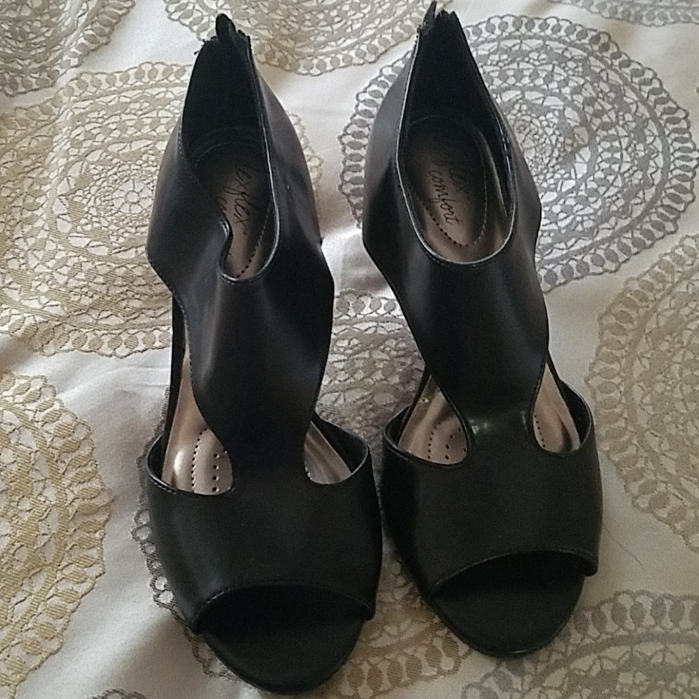 Black peep toe heels